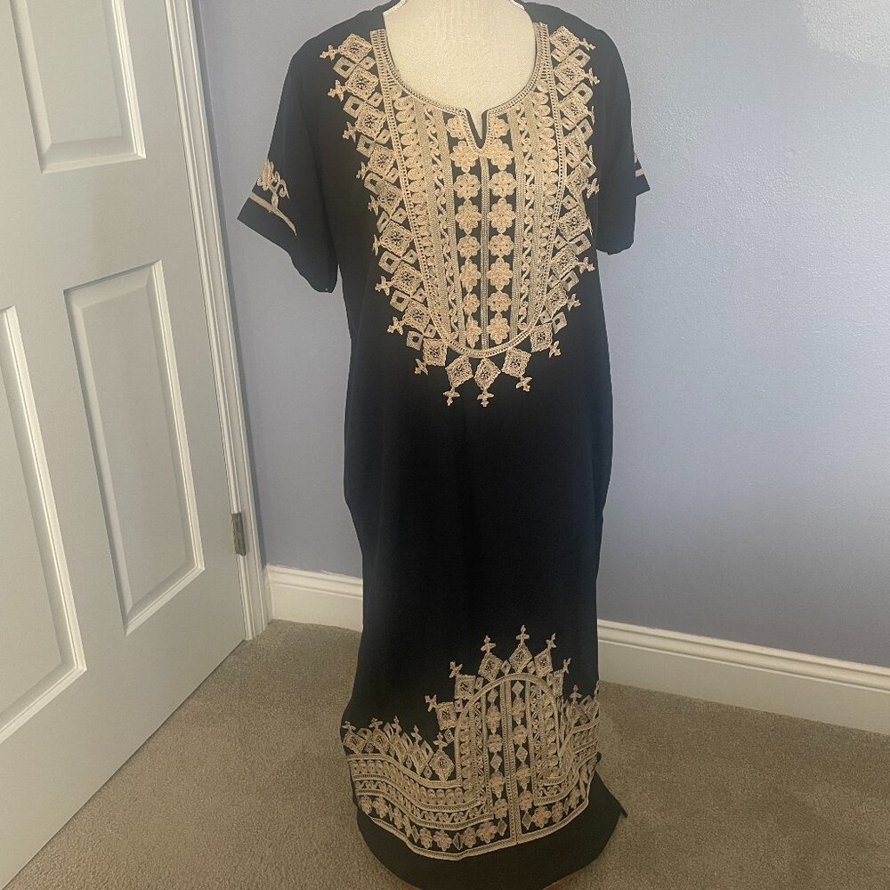 Authentic Egyptian Gallabiyah Kaftan with Beaded Head Scarf - Picture 1 of 12